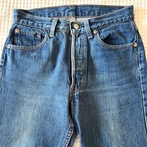 Vintage Levi’s 501 medium blue jean W29 L32